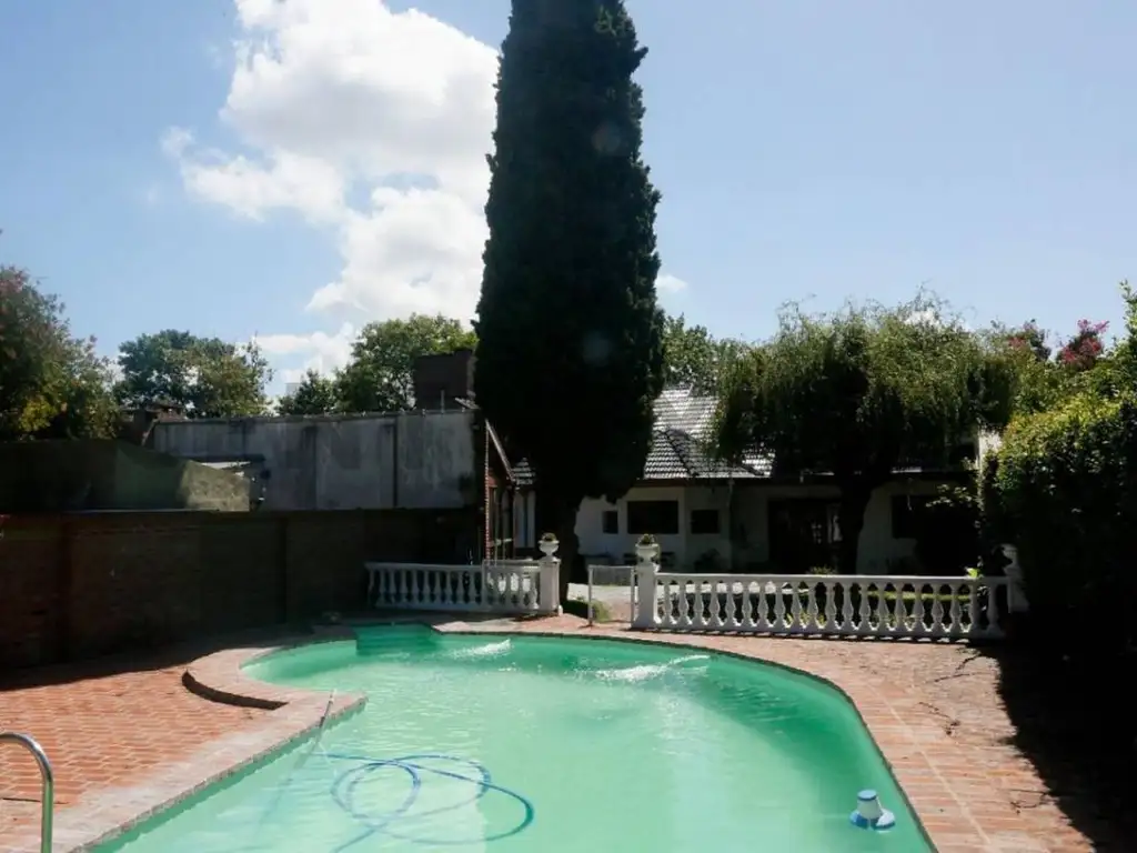 Casa Venta 30 años 9 ambientes, 400m2, 3 cocheras, 476 Entre 19 Y 20