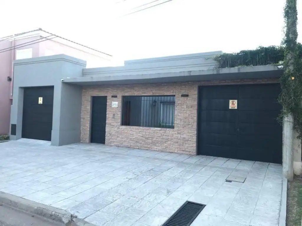 Casa 2 dormitorios. | Freyre al 300