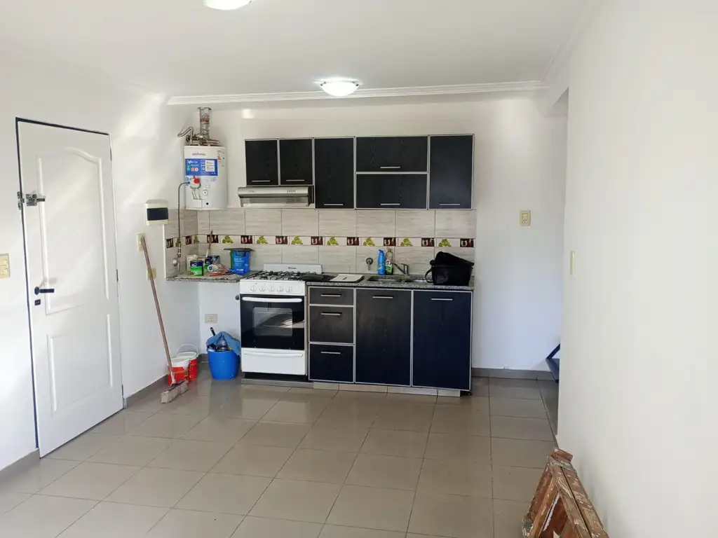 DEPARTAMENTO EN PRIMER PISO EN BERAZATEGUI $580.000