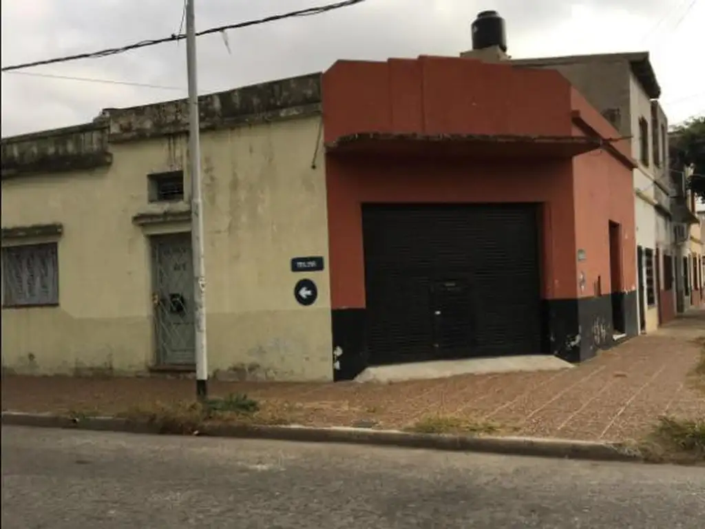 Casa con local en venta - 3 dormitorios 2 baños - 151mts2 - Sarandi