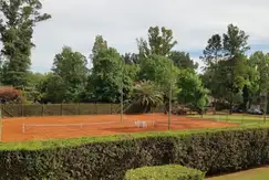 Actividades deportivas voley, tenis en Rincon de Maschwitz en Saavedra 801 en Escobar, Buenos Aires