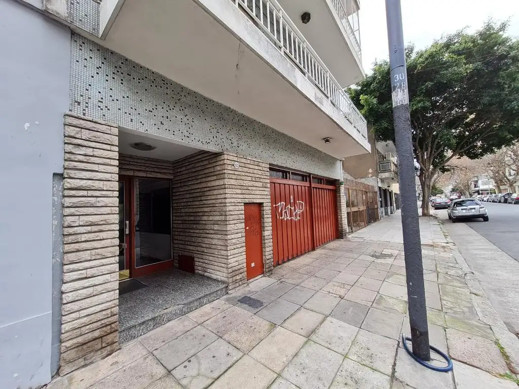 departamento de 4 ambientes 3 dormitorios a la calle con cochera venta villa del parque carranza 280