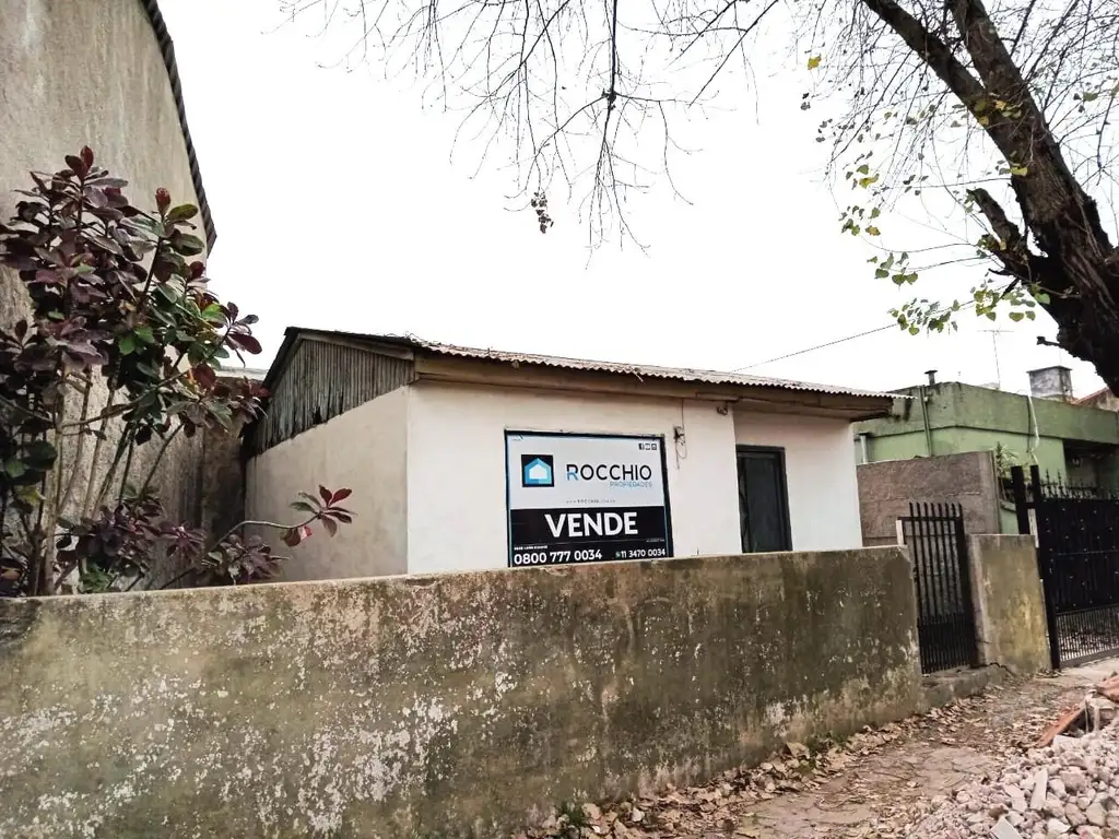 Casa en venta 2 ambientes J.L Suarez -