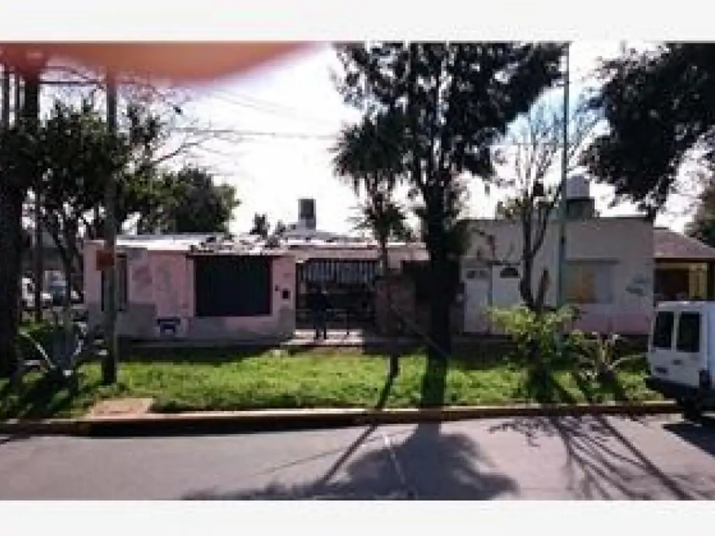 OPORTUNIDAD EXCELENTE ESQUINA PARA VIVIENDA MULTIFAMILIAR