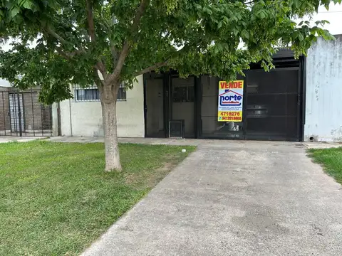 HERMOSA Y MODERNA CASA CON PATIO Y GARAGE