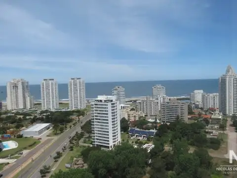 Apartamento de 3 dormitorios en Roosevelt - Punta del Este