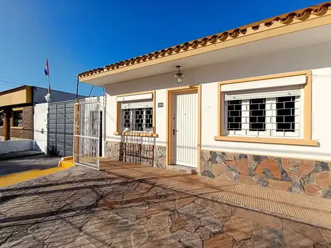 VENTA CASA Y/O COMERCIO 2 DORMITORIOS EN PEÑAROL