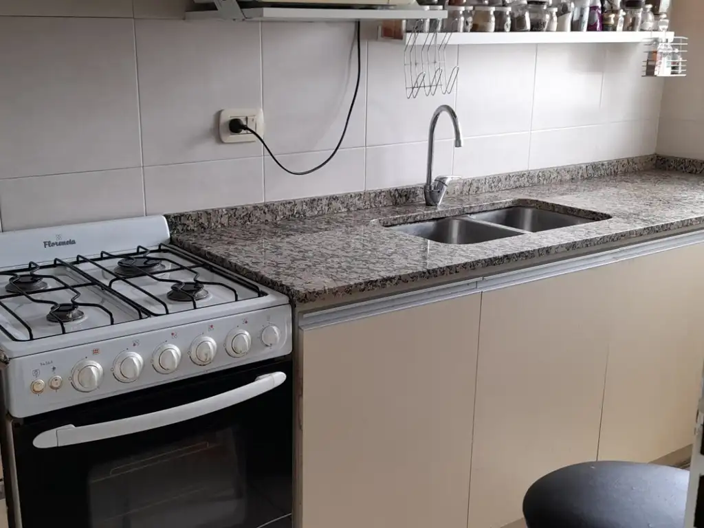 Departamento Un ambiente con cocina separada - Foto 0