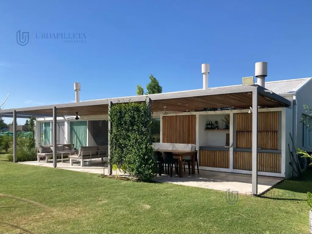 Casa en venta y alquiler en MEDAL con vista al Golf