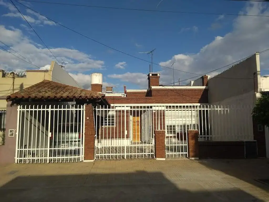 Casa en venta en BALDINI MSTRA - (3F) 1600 - Caseros - Argenprop