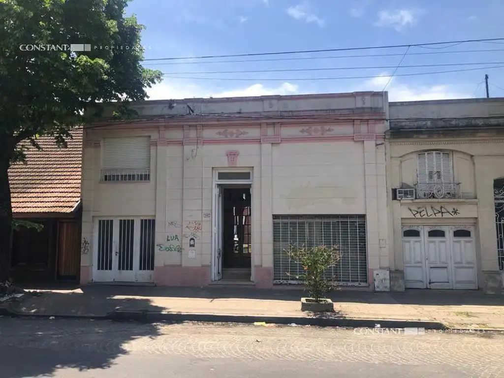 Casa en venta de 3 dormitorios con cochera en La Plata