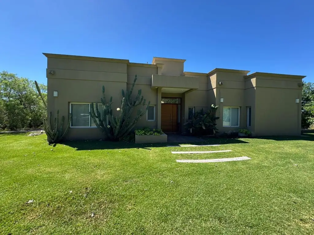 Casa en Chacras de La Cruz