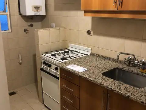 Excelente 2 Ambientes en La Mejor Zona de Recoleta!CON RENTA - Foto 0