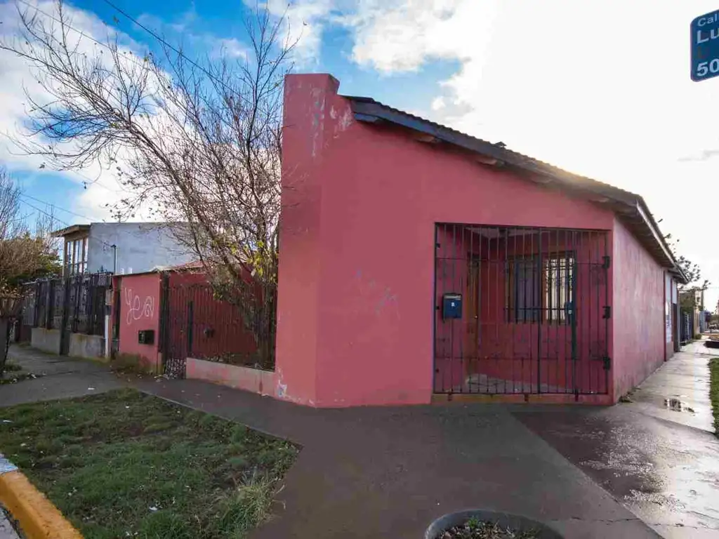 CASA EN VENTA DE 3 DORMITORIOS, BARRIO CGT