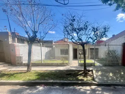 Casa en  VENTA EXCELENTE UBICACION A METROS DE PANAMERICANA