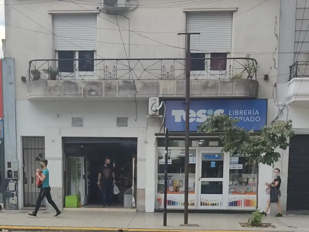 Local Comercial sobre Avenida con Renta