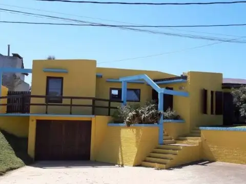 Casa en venta de 4 dormitorios c/ cochera en La Balconada