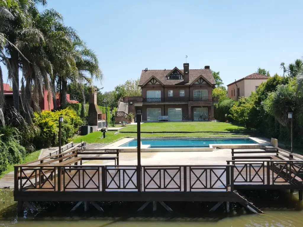 Casa en Venta con Amarra Propia en Lote con Salida Al Rio en Santa Maria de Tigre