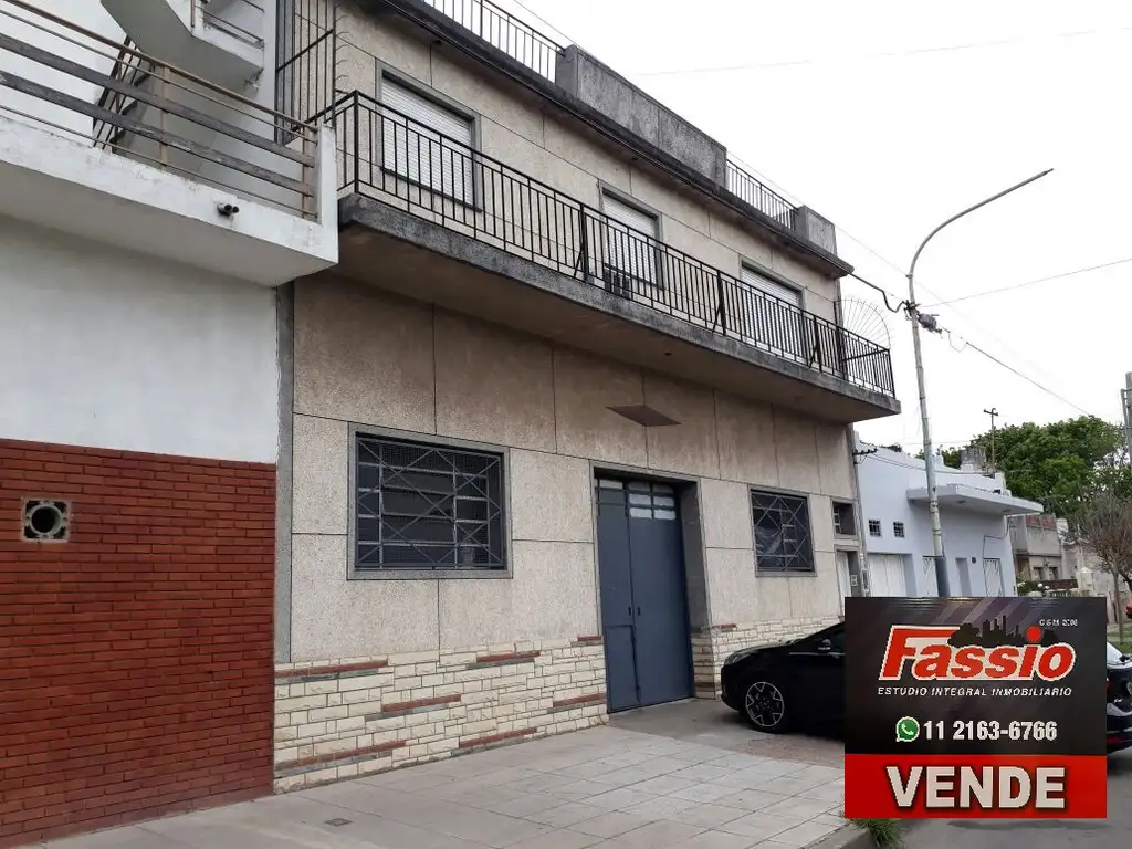 GALPON CON VIVIENDA 4 AMBIENTES CON COCHERA