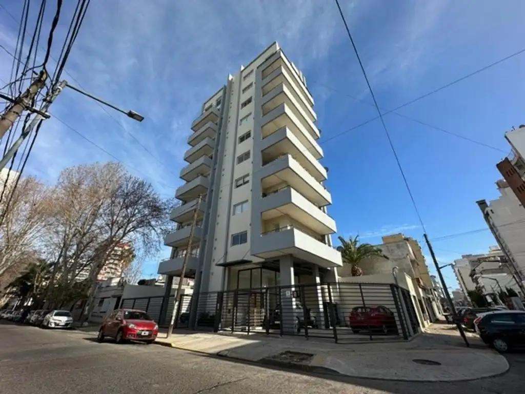 VENTA DEPARTAMENTO CUATRO AMBIENTES SAN MARTIN CENTRO