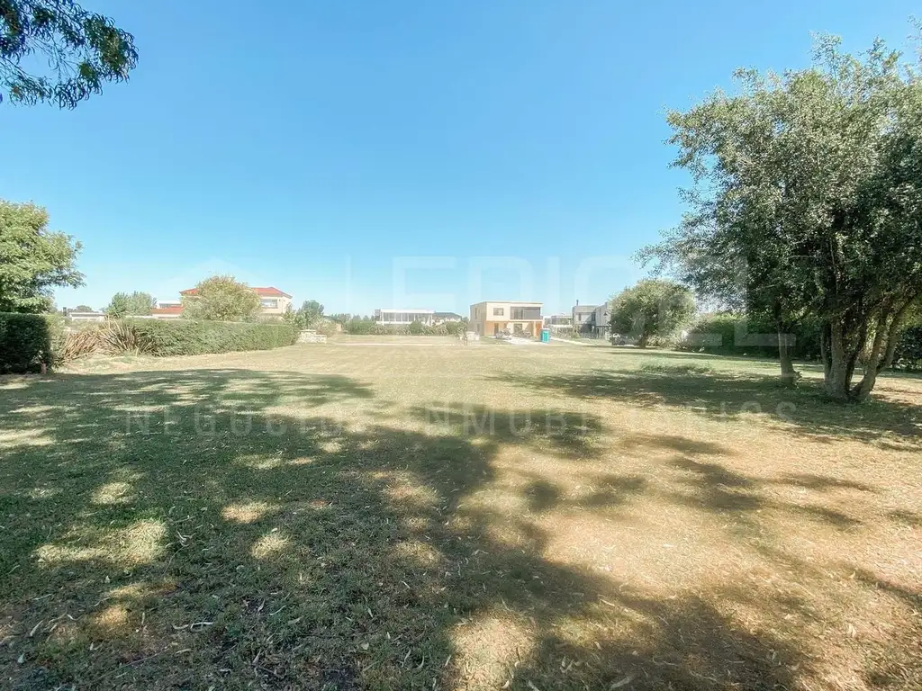 LOTE A LA VENTA - LA PROVIDENCIA 1800 M2 SECTOR GOLF