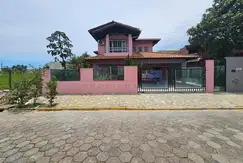 Casa en Venta, centro de Camboriú, Pileta, Parrilla, Cochera