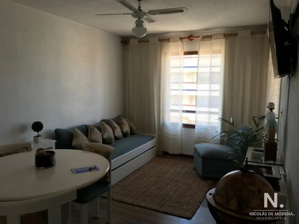 Venta Apartamento de 1 dormitorio en Península a 2 cuadras del mar