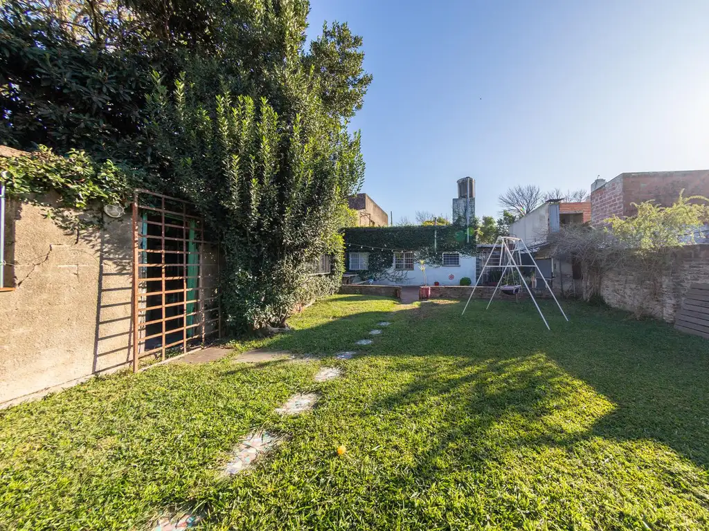 VENTA - CASA CON GRAN JARDÍN - BARRIO BELGRANO