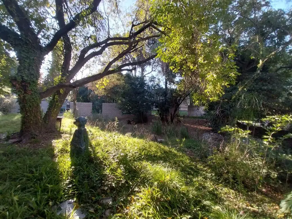 Muy lindo terreno sobre Gaspar Campos al 800 en la mejor zona de Vicente Lopez