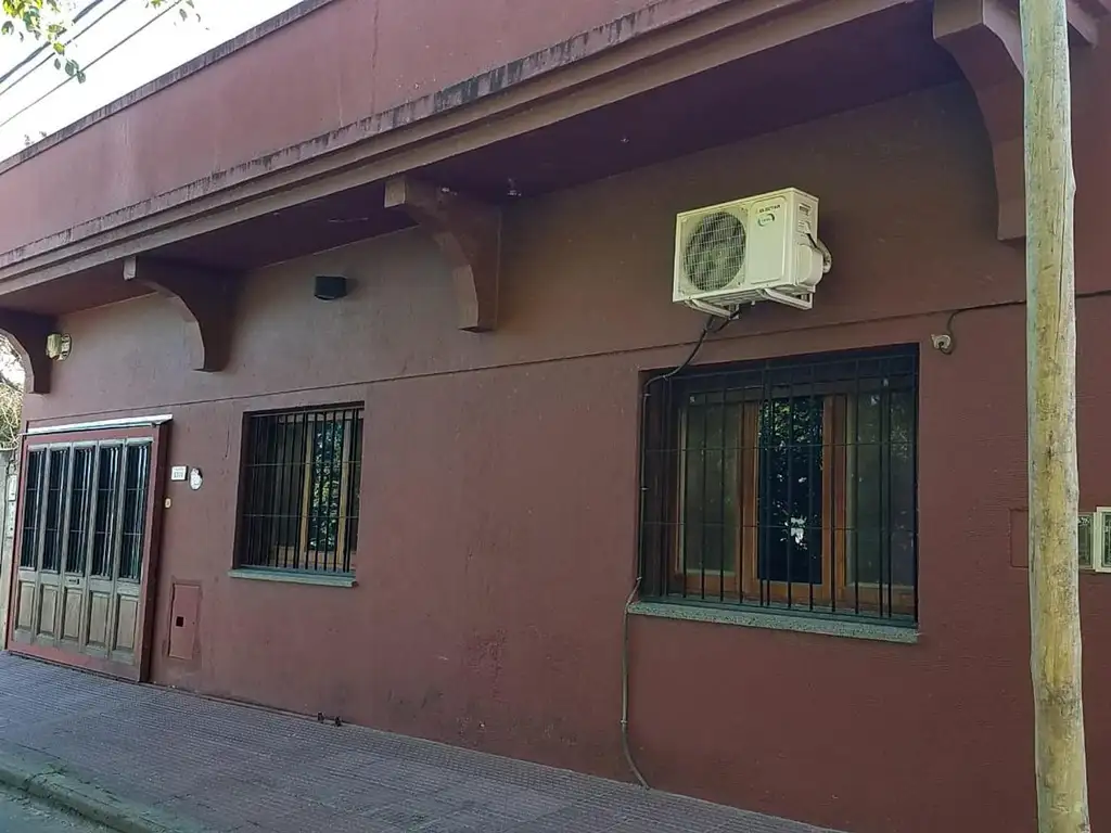 CASA CUATRO AMBIENTES EN MUY BUEN ESTADO