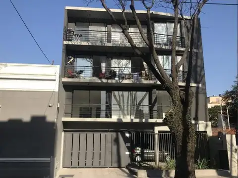 Departamento en venta en San Isidro, 3 ambientes con cochera doble.