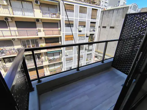 Edificio ubicado a 1/2 cuadra Facultad de Medicina