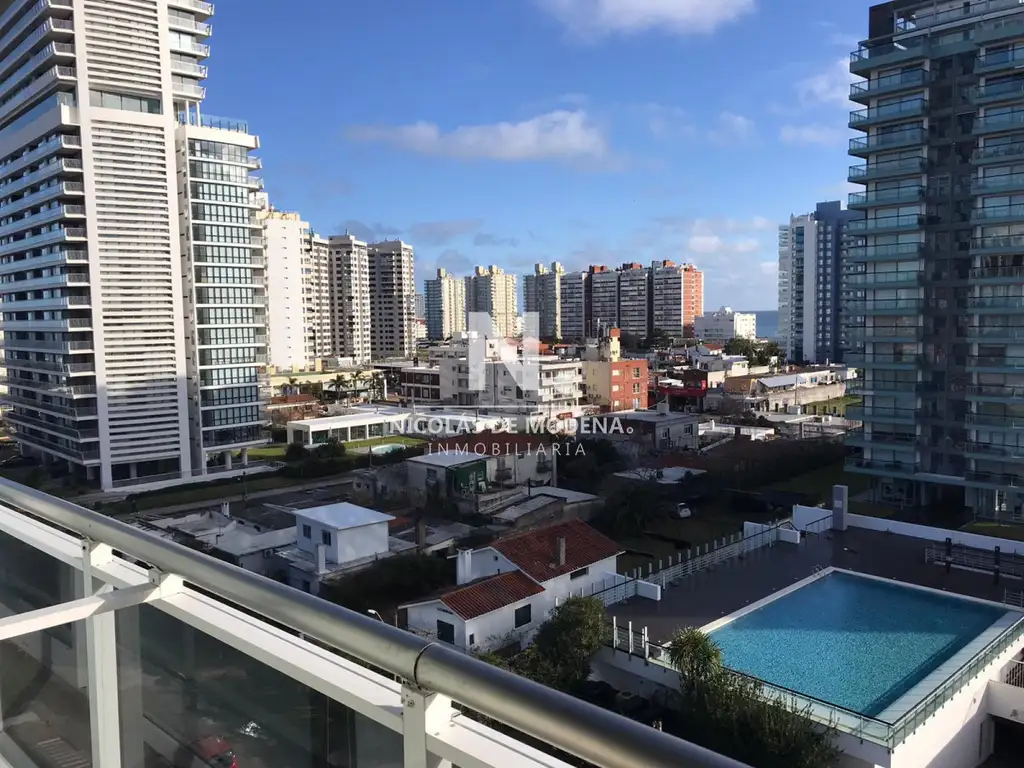 Apartamento en venta con excelente vista y parrillero propio