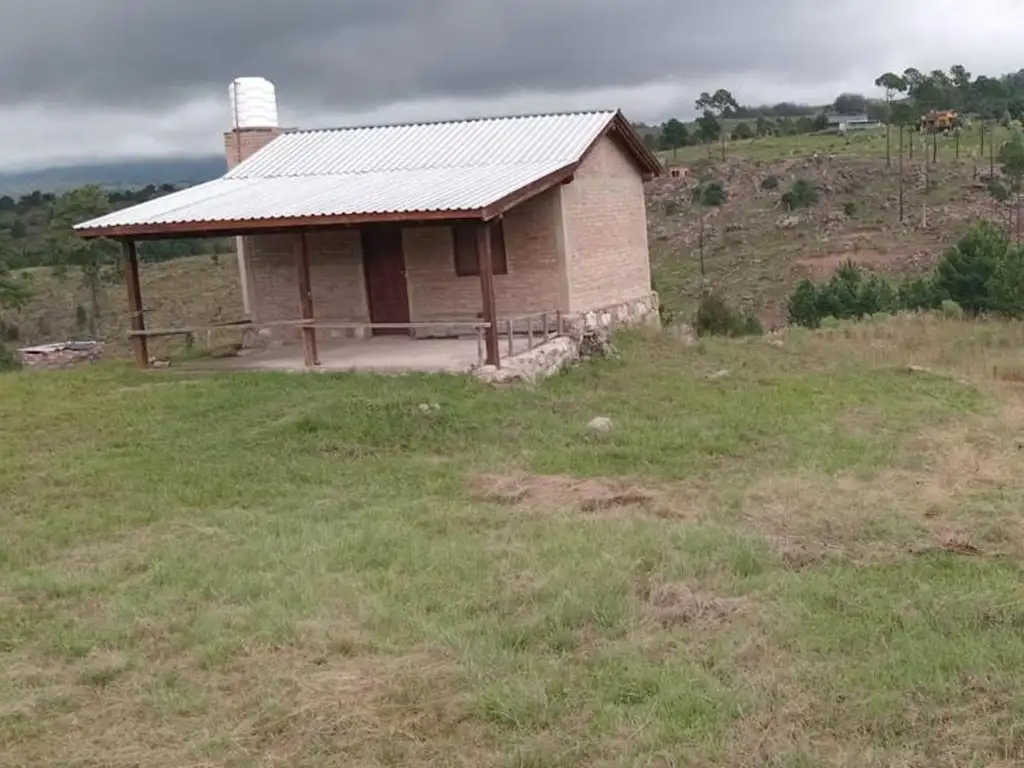 Cabaña con 1 hectárea y media en Yacanto