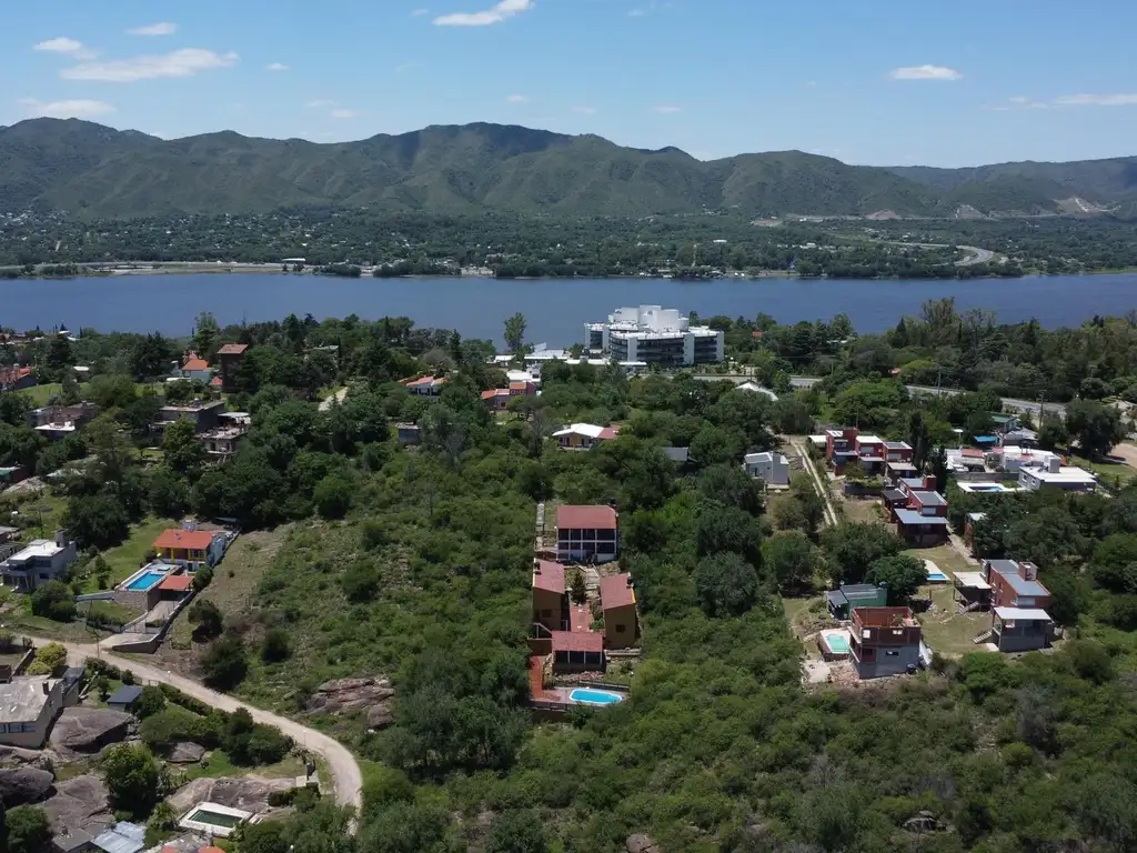 VENTA DOS CASAS, CUATRO DUPLEX  EN PARQUE SIQUIMAN