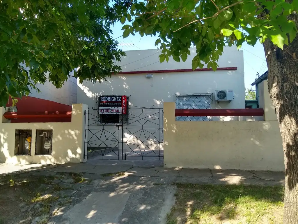 Casa PH Al Frente 3 Ambientes con Entrada para Auto. Lanus Oeste.