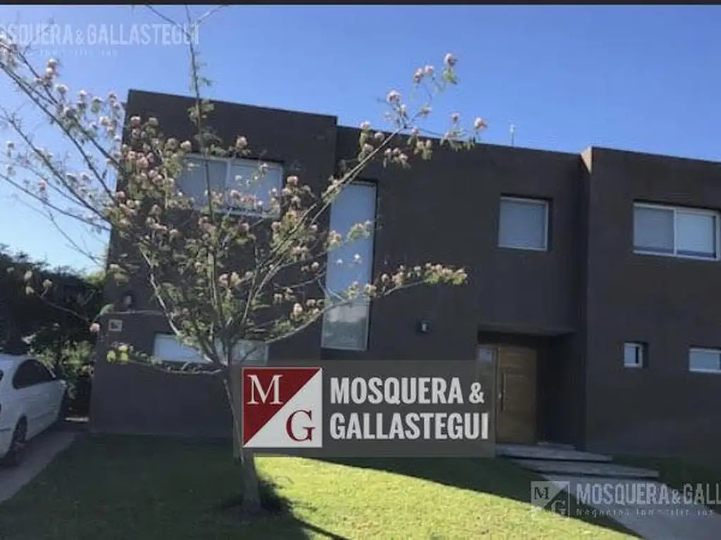 Casa en venta - Santa Guadalupe, Pilar del Este