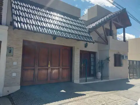 SE ALQUILA CASA EN RECONQUISTA (SANTA FE), CENTRO