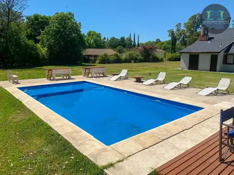 VENTA HERMOSA CASA CAMPO C/ PILETA, BARRIO LA ARMONÍA