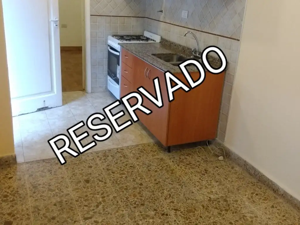 DEPARTAMENTO TIPO CASA INTERNO