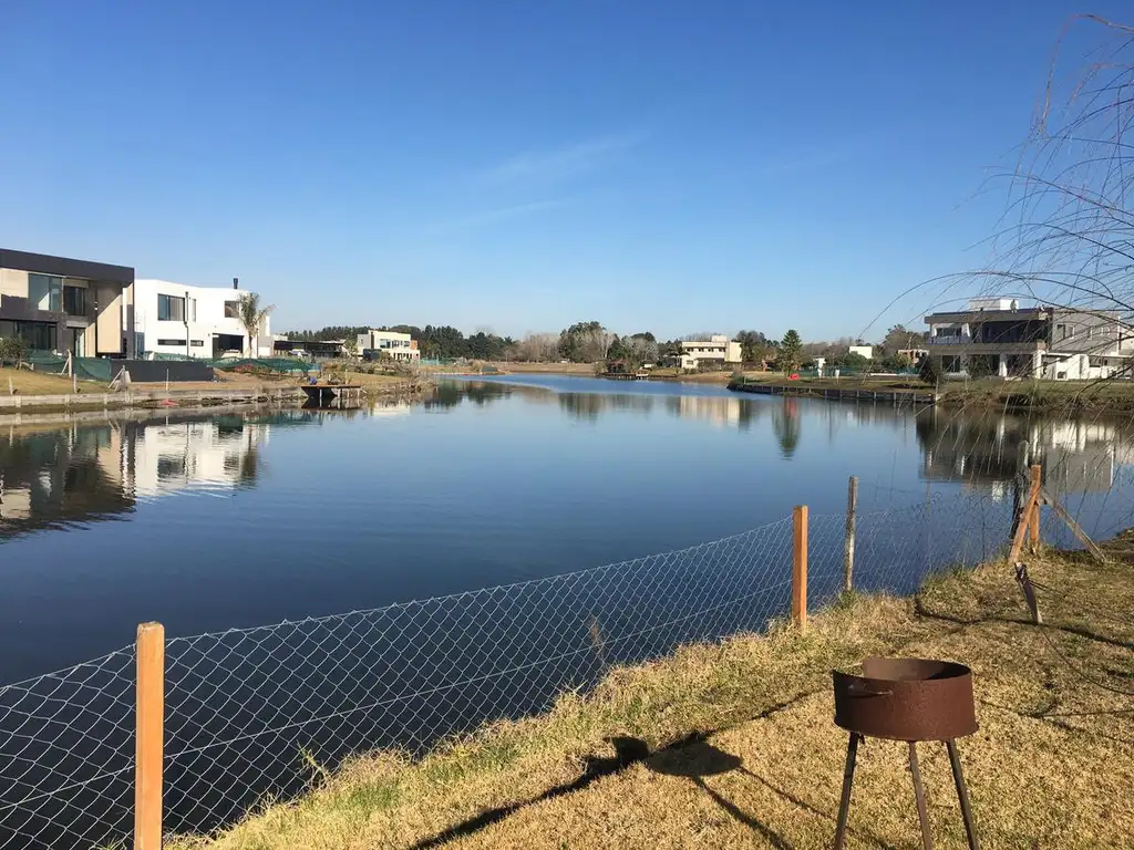 Venta Terreno 800m2  El Cantón  Norte al agua.