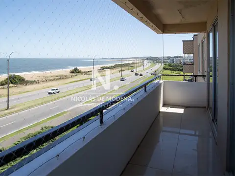 oportunidad Hermoso Penthouse en venta, frente a playa Mansa