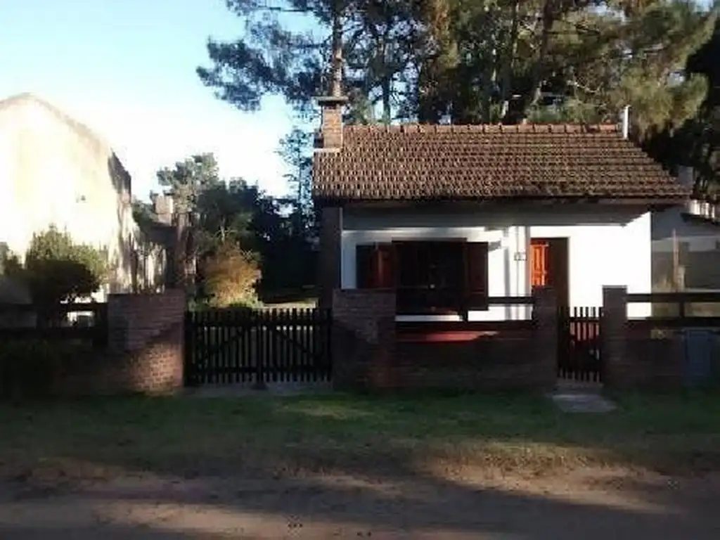 Casa - Venta - Argentina, Villa Gesell - Av. 8 1430