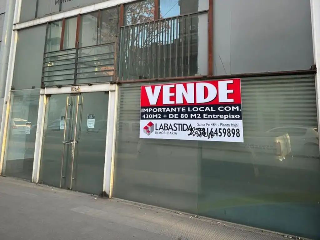 Exclusivo Local comercial en venta