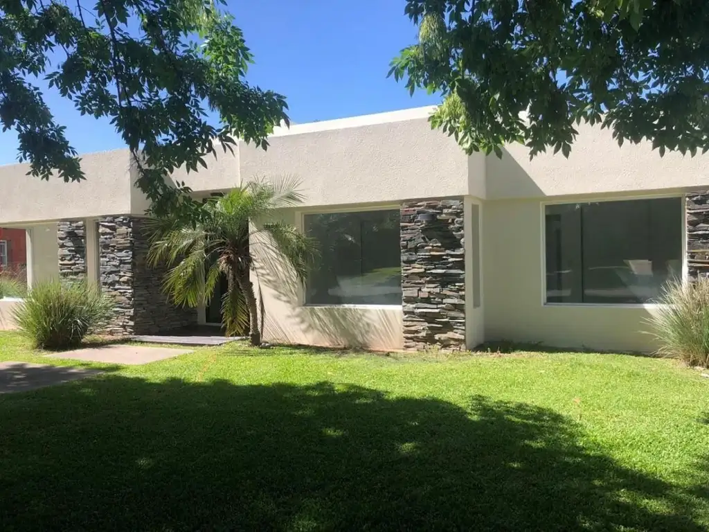 OPORTUNIDAD VENTA CASA 4 AMB HARAS SANTA MARIA ESCOBAR