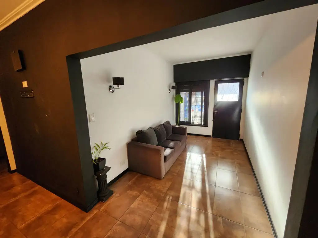 CASA 5 AMBIENTES EN VENTA MONTE GRANDE