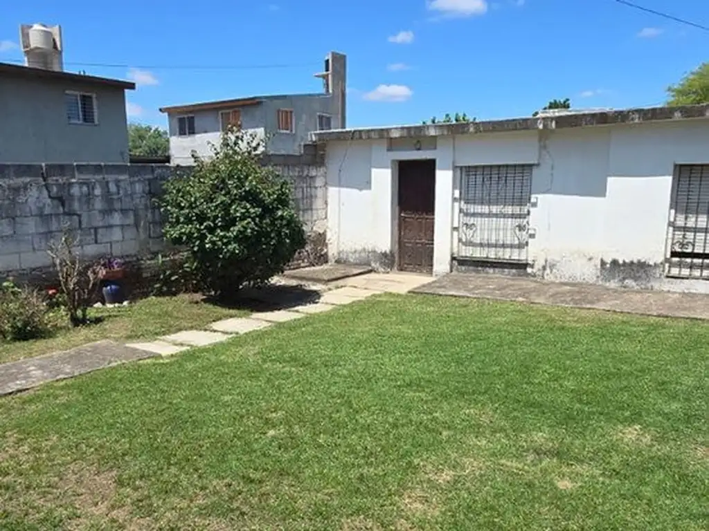 CASA DOS EN B° LOS BOULEVARES + UN TALLER