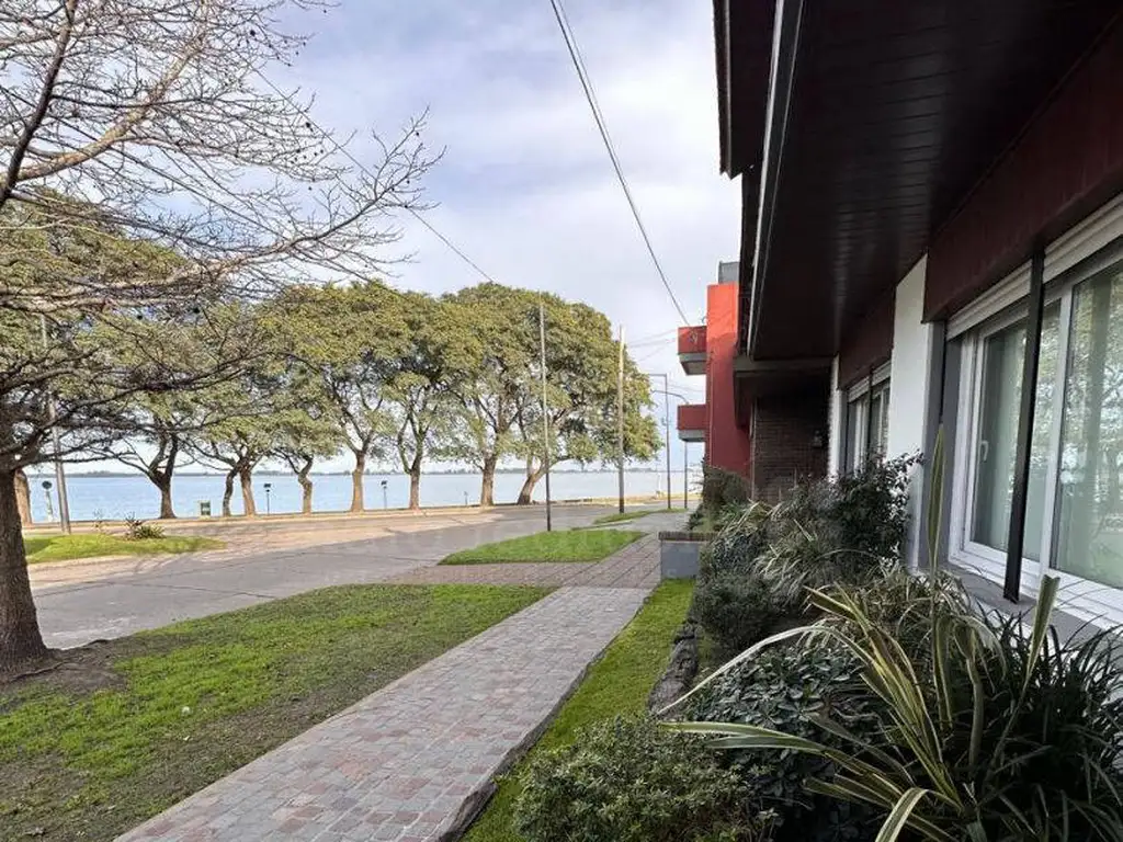 CASA EN VENTA AL FRENTE DE LA LAGUNA CHASCOMUS