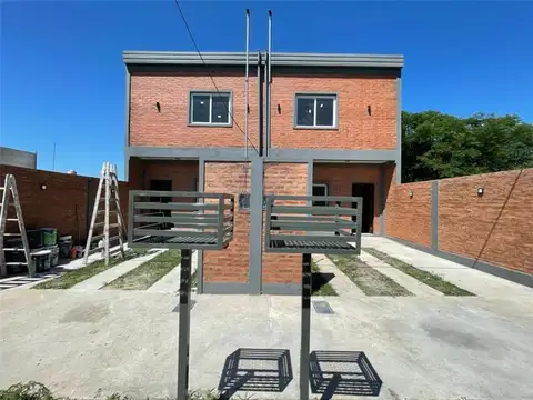 CASAS - DUPLEX - CENTRO, RESISTENCIA