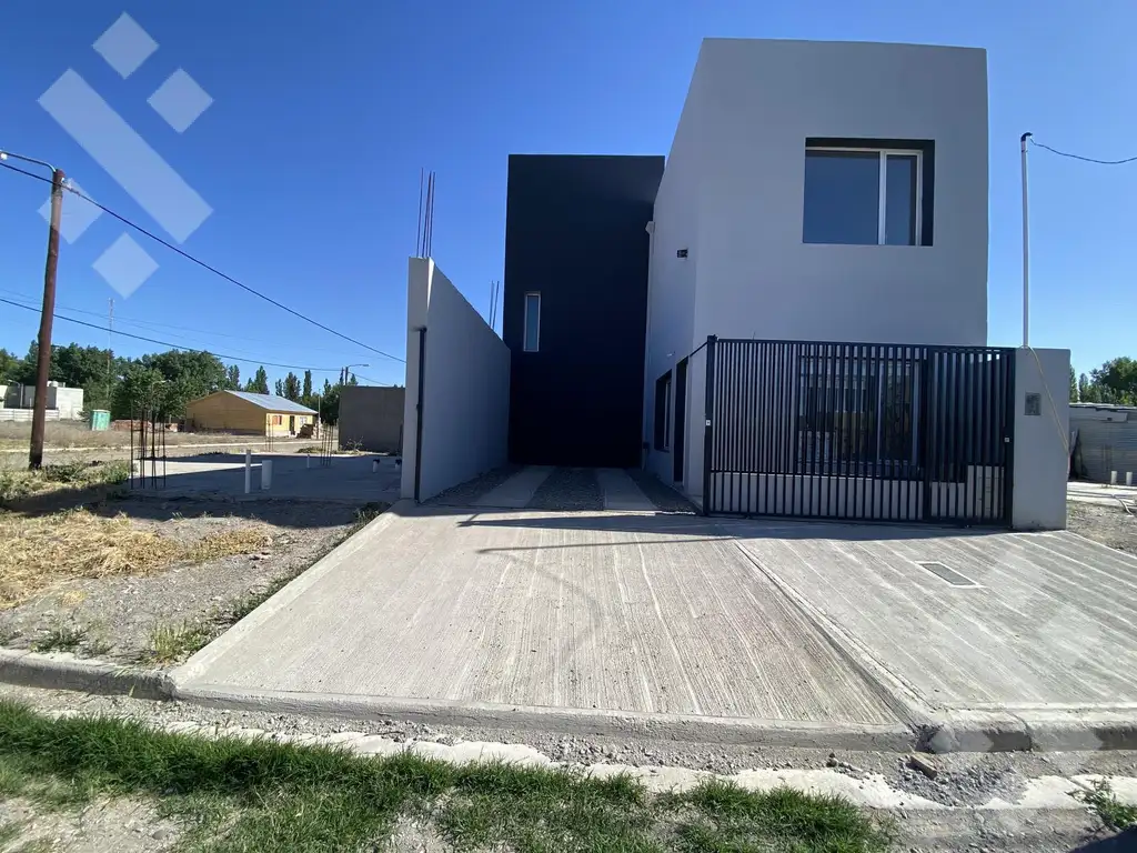 VENTA DE DUPLEX CON TERRENO AL LADO EN BELLA VISTA PLOTTIER